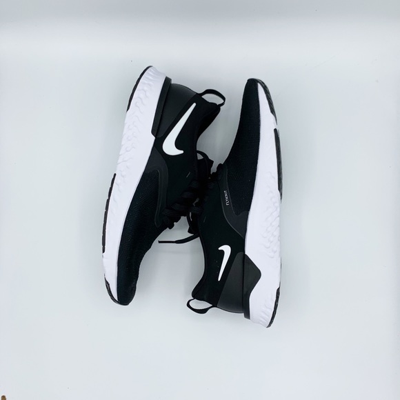 Women’s Nike Odyssey React 2 Flyknit New in Box - Picture 3 of 5